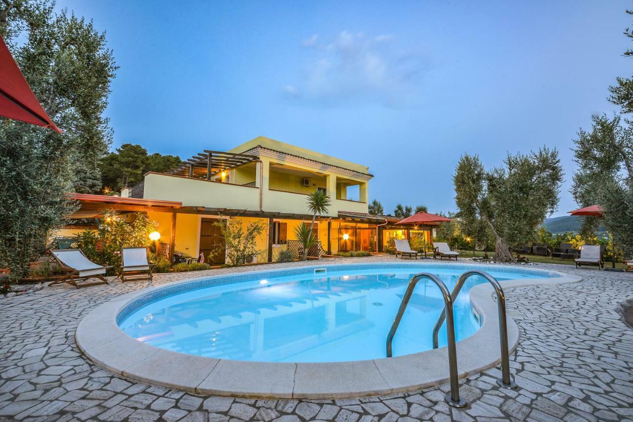 Hostal Parco Dei Limoni Peschici Exterior foto